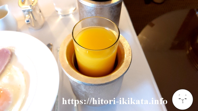 ホテルオークラ京都のアメリカンブレックファーストのオレンジジュース